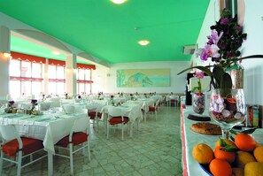 每日供应欧陆式早餐（每人 EUR 15.00）