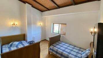 4 chambres, lit parapluie, Wi-Fi, draps fournis