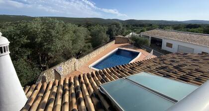 Villa with 4 bedrooms / Pool / Quiet Area / WiFi