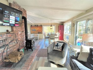 Smart TV, fireplace, video games - 🐚Shell City on Lt Island (Wellfleet)