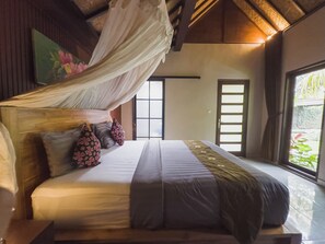 5 Bedrooms Private Pool Villa | Desk, free WiFi, bed sheets - Pukakoo Villa by Supala (Ubud)