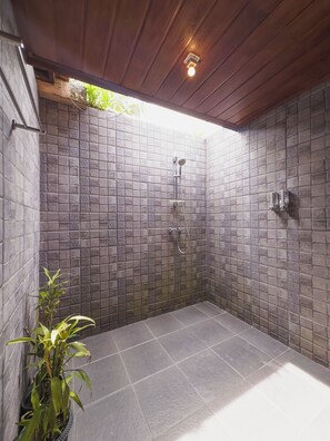 Bathroom - Pukakoo Villa by Supala (Ubud)