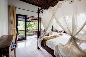 4 Bedrooms Private Pool Villa | Desk, free WiFi, bed sheets - Pukakoo Villa by Supala (Ubud)