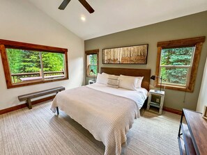 3 camere, una scrivania, ferro/asse da stiro, culla da viaggio