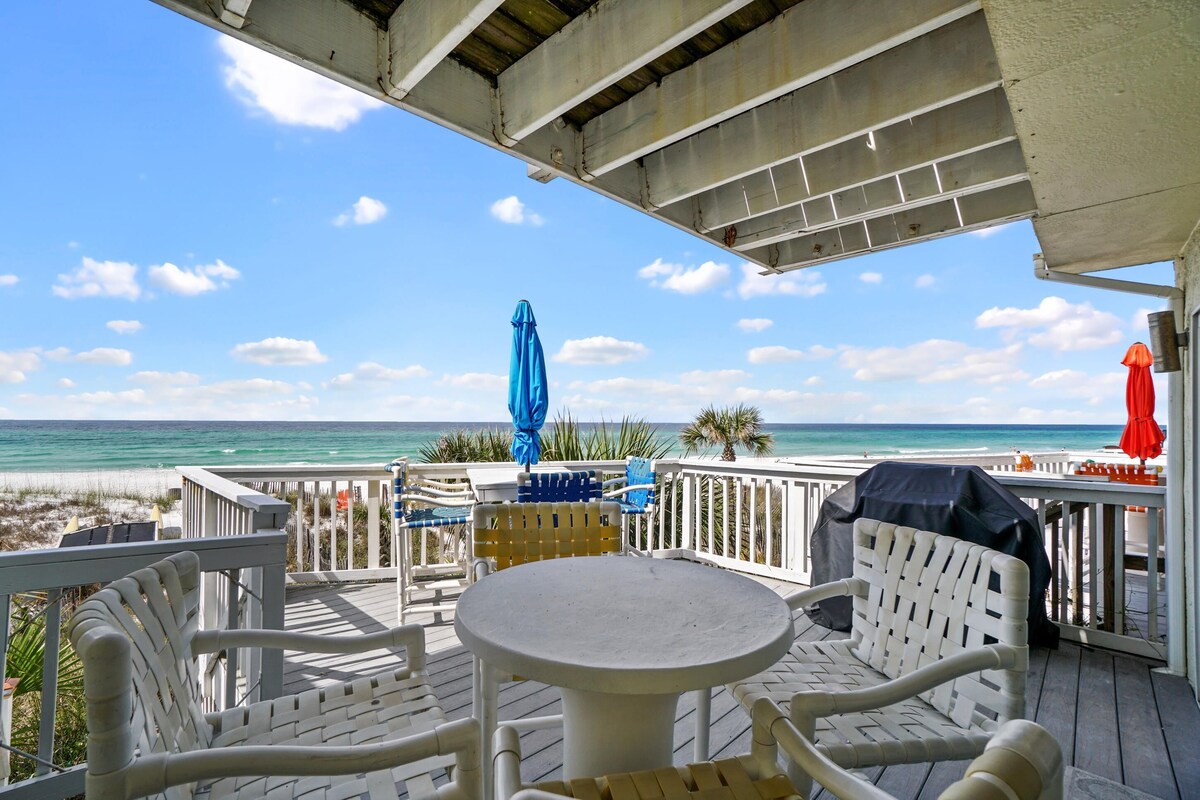 Sailfish 3 - Direct Beachfront! Pet Friendly! Great Location! FREE Activities