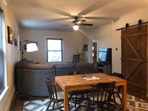 Smart TV, books - A Place for Paws - 3 Bedroom/2 Bath, Pet Friendly home in Downtown Ludington! (Ludington)