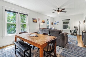 Interior - A Place for Paws - 3 Bedroom/2 Bath, Pet Friendly home in Downtown Ludington! (Ludington)