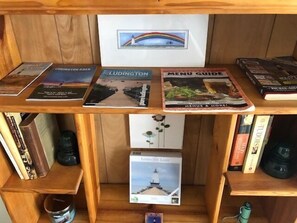 Interior - A Place for Paws - 3 Bedroom/2 Bath, Pet Friendly home in Downtown Ludington! (Ludington)