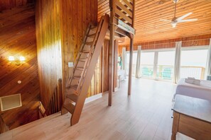 3 bedrooms, iron/ironing board, WiFi, bed sheets - Make Waves for LESS 20% OFF!!! BAYFRONT - Old Florida Style Cottage (St. George Island)