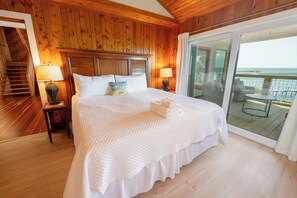 3 bedrooms, iron/ironing board, WiFi, bed sheets - Make Waves for LESS 20% OFF!!! BAYFRONT - Old Florida Style Cottage (St. George Island)