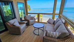 TV - 20% Spring Savings! BAYFRONT - Old Florida Style Cottage w/ private dock! (St. George Island)