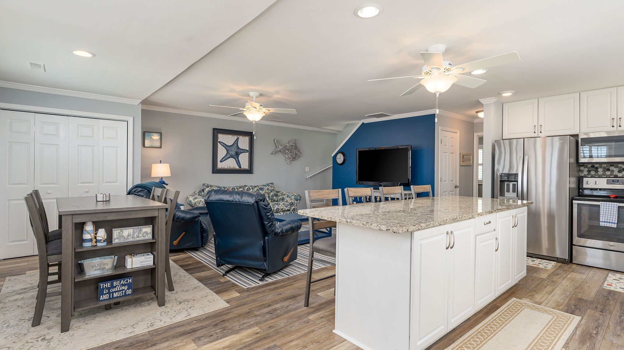 Private Beach House, Pet Friendly, Close To Beach + Free Attraction Tickets!