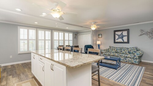 Private Beach House, Pet Friendly, Close To Beach + Free Attraction Tickets!