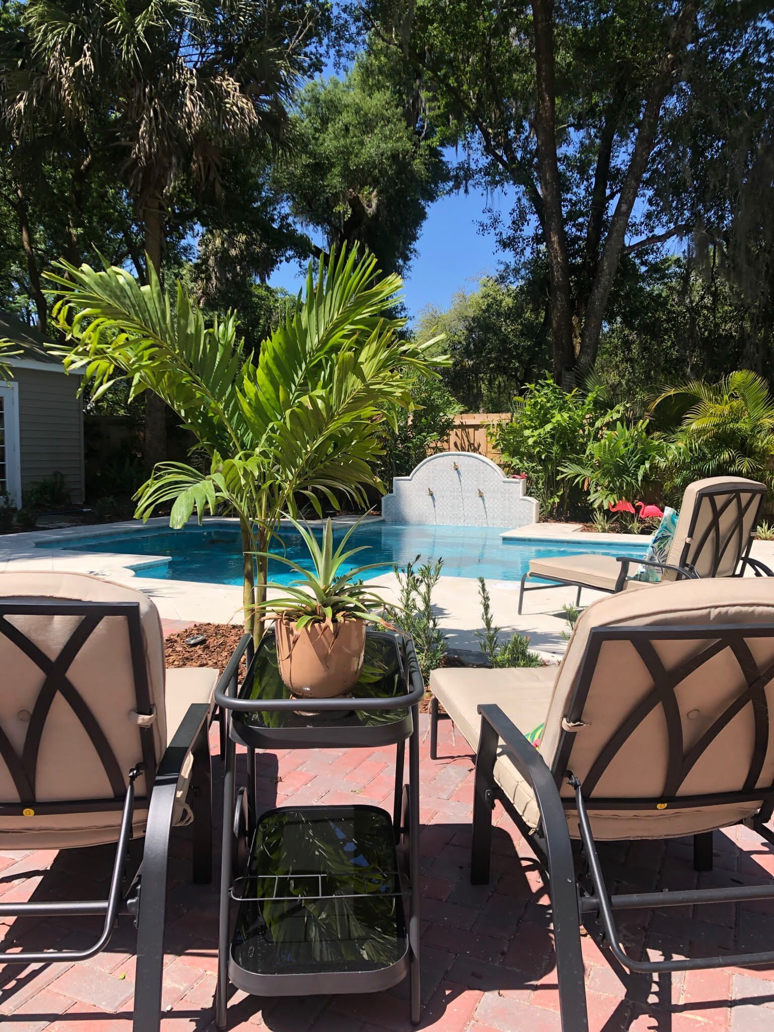 室外游泳池，恒温泳池