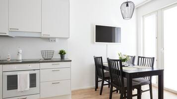 Refrigerador, microondas, horno y lavavajillas