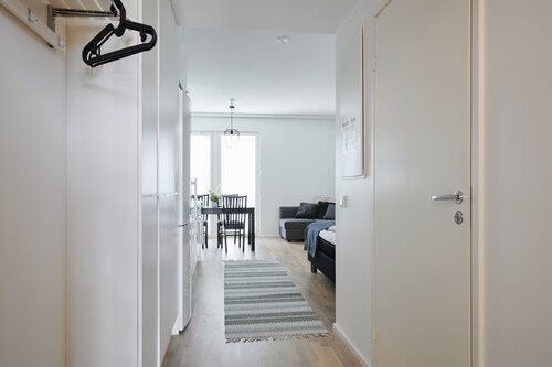 Brand new apartment w/ WiFi, Parking and 24/7 check-in