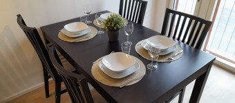 Brand new apartment w/ WiFi, Parking and 24/7 check-in