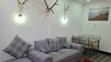 Apartemen, 1 Tempat Tidur Queen | Ruang keluarga