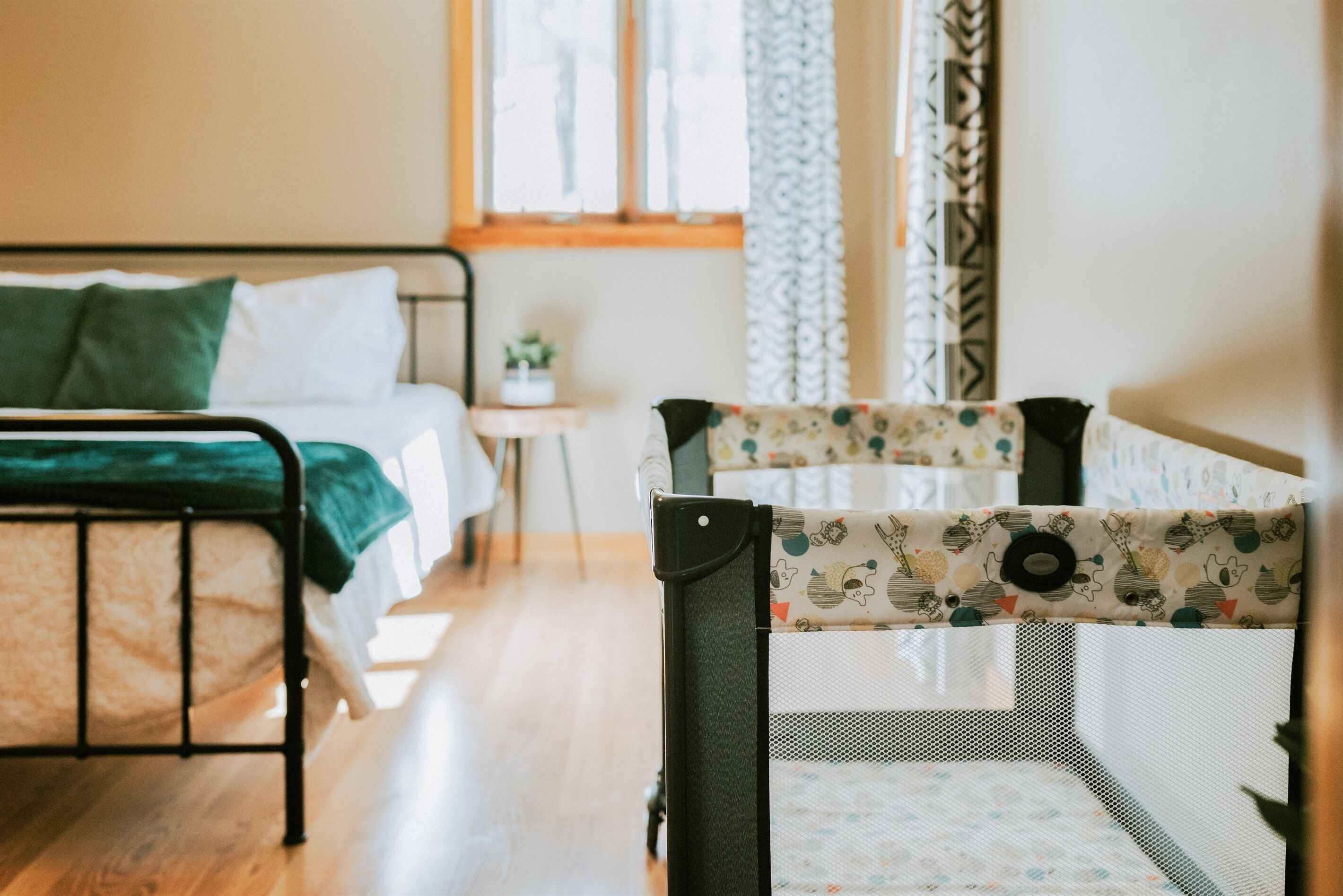 6 soveværelser, skrivebord, strygejern/strygebræt, weekendseng