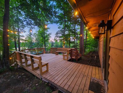 Dual Cabins-Hot Tub, 3 Kings, 2 Kitchens