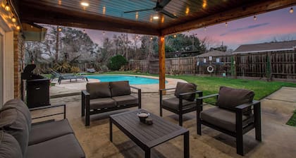 Rustic Modern Escape | 4-BD/2-BA with Pool & Patio