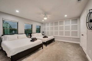 5 habitaciones, escritorio, tabla de planchar con plancha y wifi 