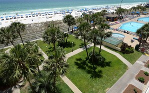A heated pool - Perfect Small Family Vacation - Free round of Golf & Activities Every Day! (Panama City Beach)