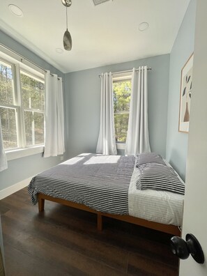 7 bedrooms, desk, free WiFi, bed sheets