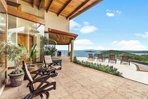 Outdoor dining - Infinity Pool Villa | Dual Ocean & Beach Views (Playa Hermosa)
