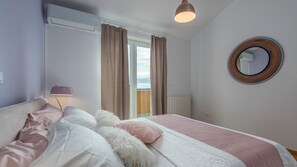 3 slaapkamers, een strijkplank/strijkijzer, wifi, beddengoed