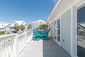 House, 3 Bedrooms | Balcony - Lagoon View 3 Bedroom Home by Redawning (Gulf Shores)