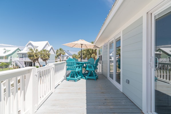 Maison, 3 chambres | Balcon