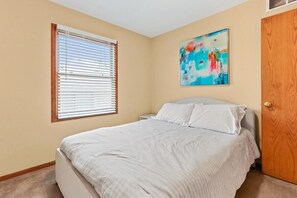 3 bedrooms, WiFi, bed sheets