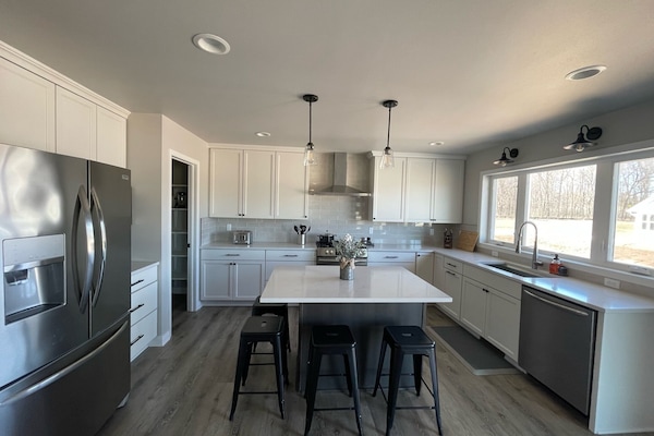 Geladeira, micro-ondas, fogão, cooktop