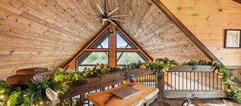 Luxury Cabin w/ Hot Tub, FP, all king beds & covered decks – Near Blue Ridge!