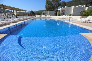 Seasonal outdoor pool - TRENDLIFE HOTELS TORBA (Bodrum)