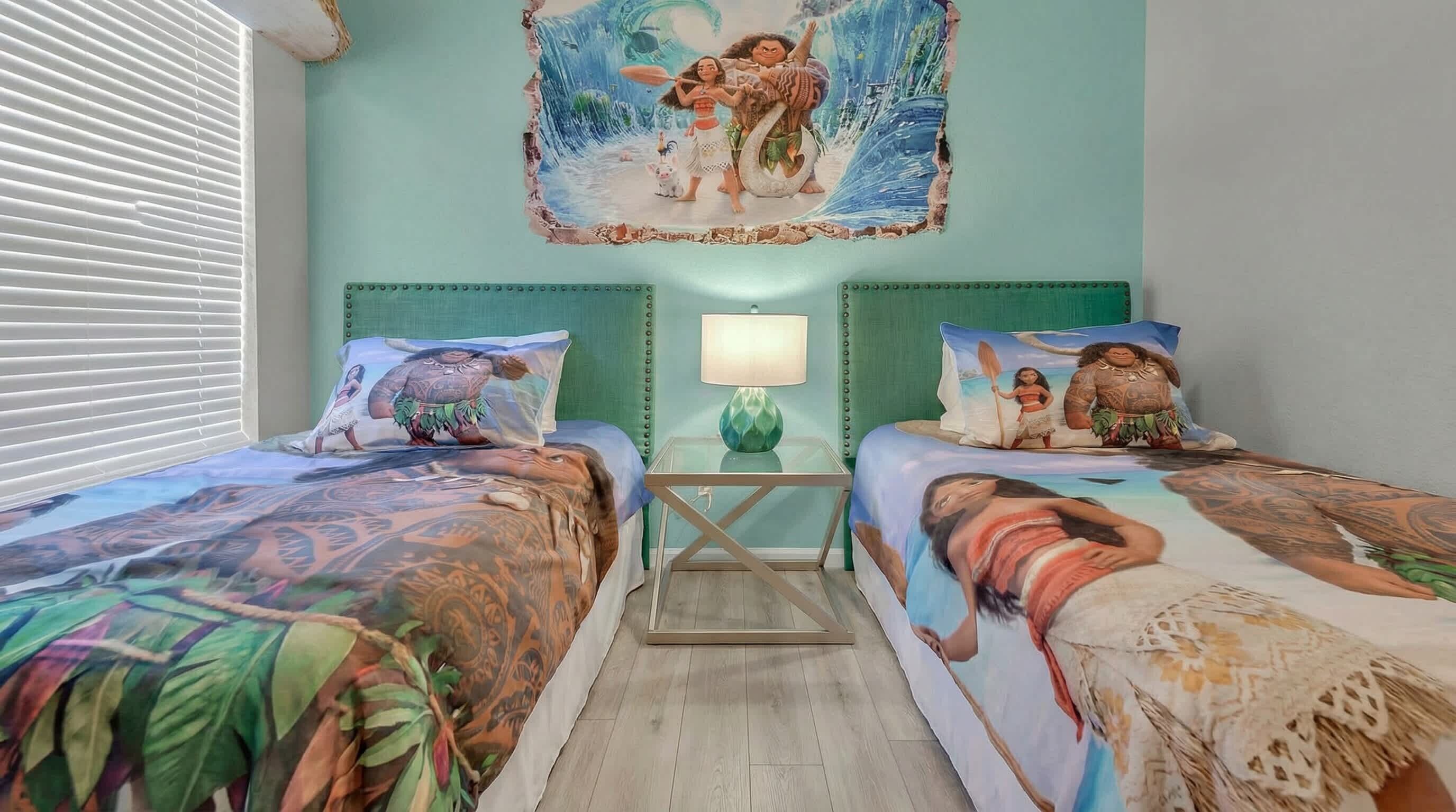 5 bedrooms, iron/ironing board, WiFi, bed sheets