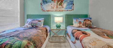 5 habitaciones, tabla de planchar con plancha, wifi y ropa de cama