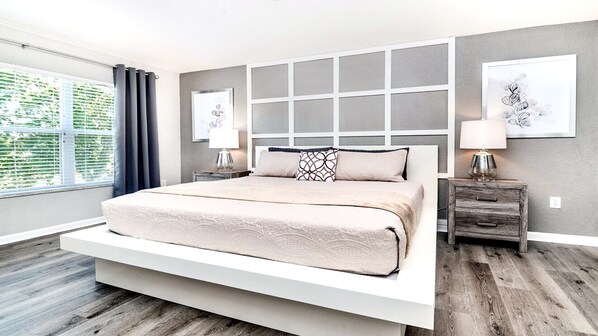 7 bedrooms, iron/ironing board, WiFi, bed sheets - Last Minute Disney! Private Pool, Hot Tub, Game Room & Themed Bedrooms. Book Now! #56479 (Orlando)