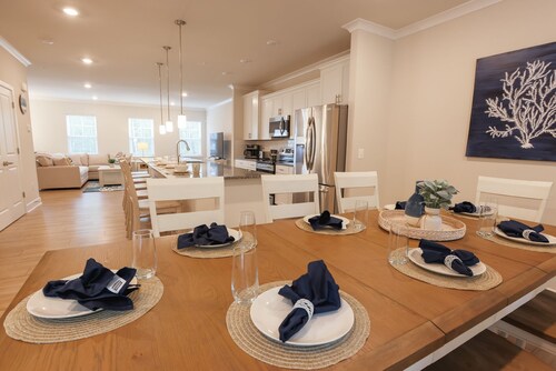 Newly Built Townhome Near Ocean City Beaches & Attractions