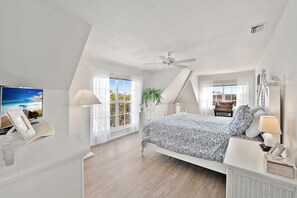 3 bedrooms, iron/ironing board, WiFi, bed sheets - Key West: Beautiful East-End Location on Canal! (Sanibel)