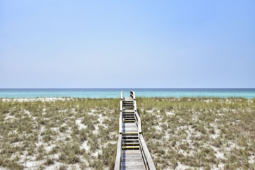 Big Daddy's Cottage-Gulf Front Private Home Sleeps 22