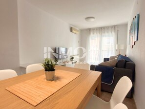 Dining - Flat in the heart of the harbour, Grekus Building with swimming pool (Cambrils)