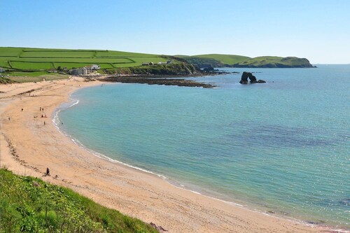 9 The Downs, modern apartment in stunning location in Thurlestone, South Devon