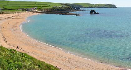 9 The Downs, modern apartment in stunning location in Thurlestone, South Devon