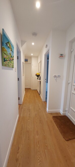 Interior - 9 The Downs, modern apartment in stunning location in Thurlestone, South Devon (Thurlestone)