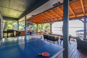 Outdoor dining - 2 Free Kayaks! Gorgeous Home with Great Lakefront Outdoor Space (Mabank)