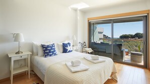 1 bedroom, desk, iron/ironing board, WiFi - La Scala Sea Views - by Portugal Portfolio (Cascais)