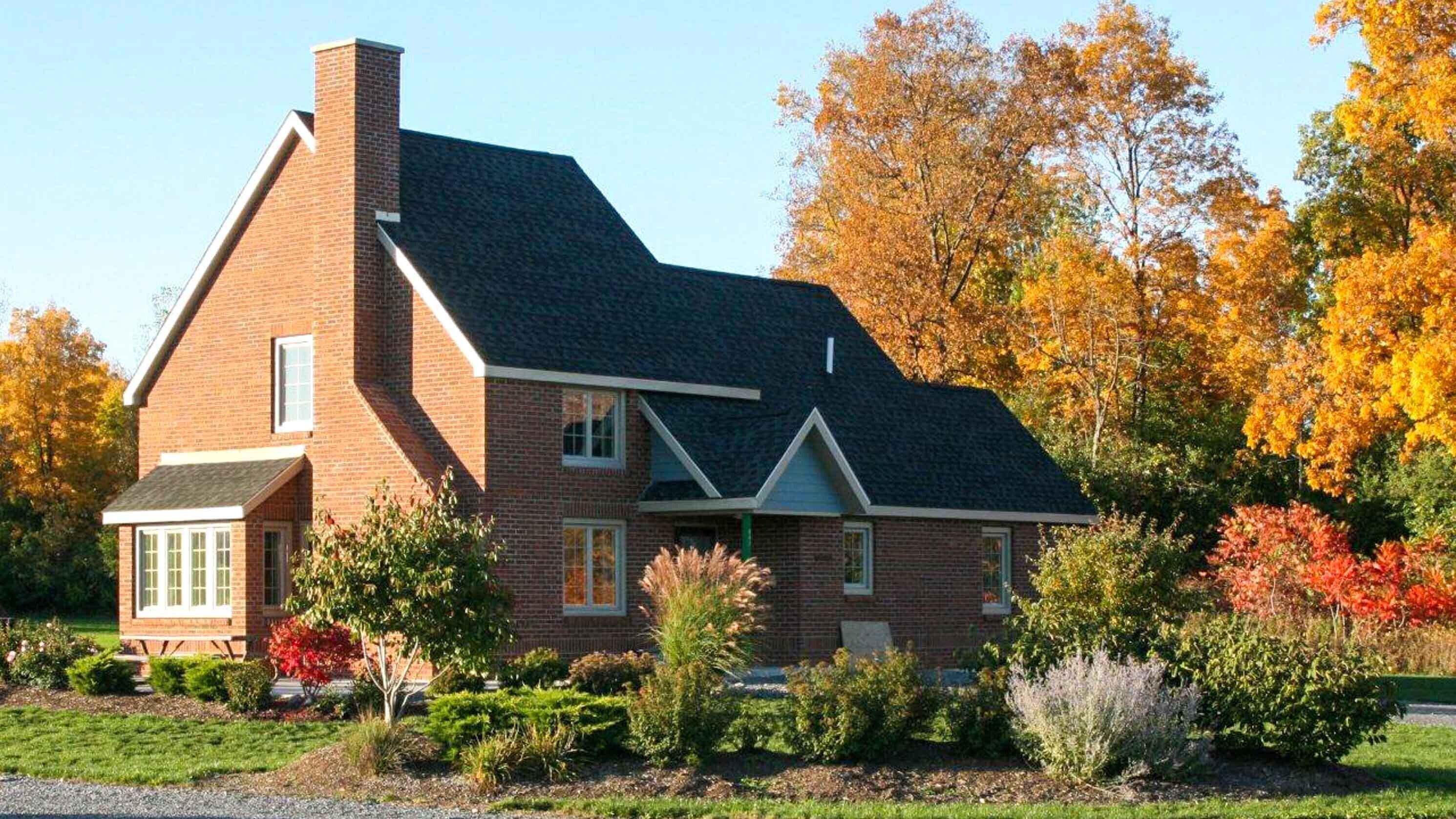 Keuka Cottage: "Relaxing Pet Friendly Getaway Overlooking Seneca Lake!"