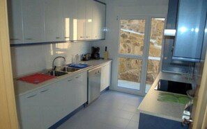 Fridge, microwave